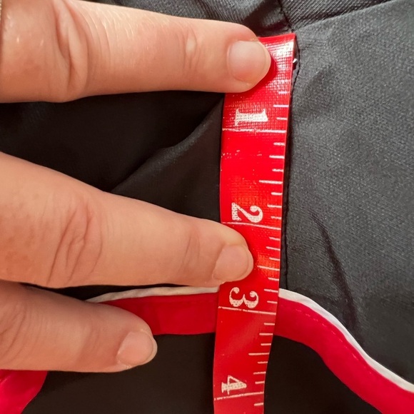 Brooks Women’s Waist 15 running shorts - Picture 5 of 6